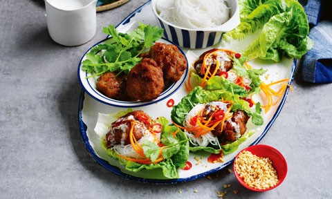 Curry rissole lettuce cups