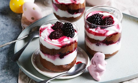 Chocolate and blackberry chia puddings