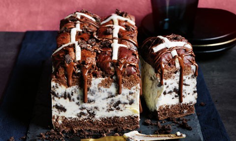 Hot cross bun Oreo frozen cheesecake