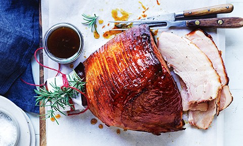 Baked Ham with Brown Sugar and Bourbon Glaze