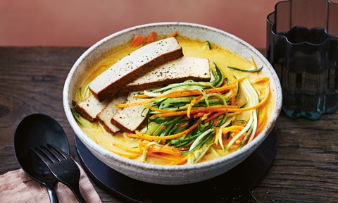 Veggie laksa soup with ginger tofu