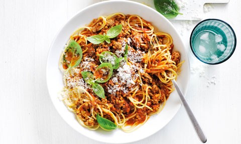 Spaghetti bolognaise with lentils topped with mince mixture