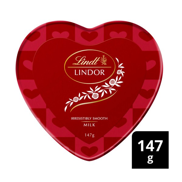 Lindt Lindor Milk Chocolate Heart Tin | 147g