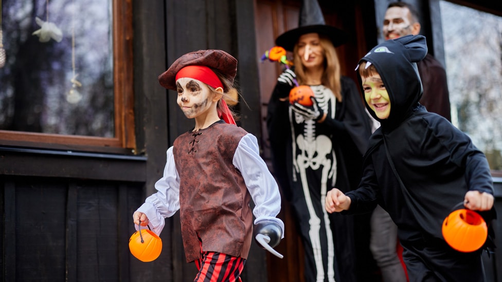 Easy Last-Minute Halloween Costume Ideas | Coles Easy Last-Minute Halloween Costume Ideas | Coles