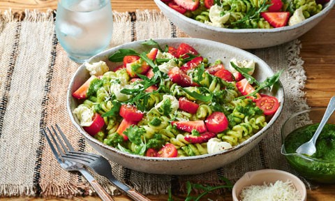 Strawberry and rocket Caprese-style pasta salad