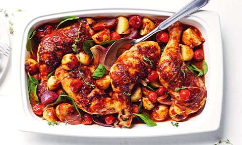 One-pan chicken with tomato and potatoes