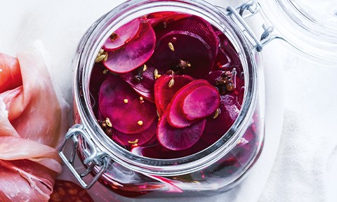Pickled radish and beetroot