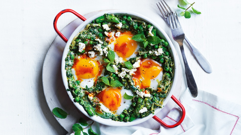 Green shakshuka bowl