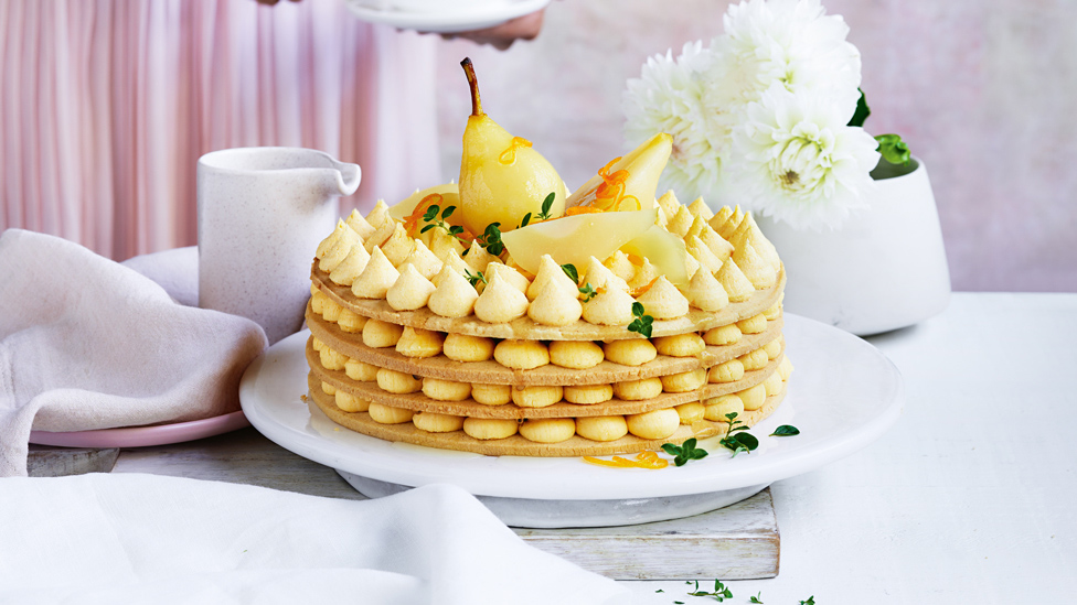 A four layers pear, orange and thyme shortbread cake