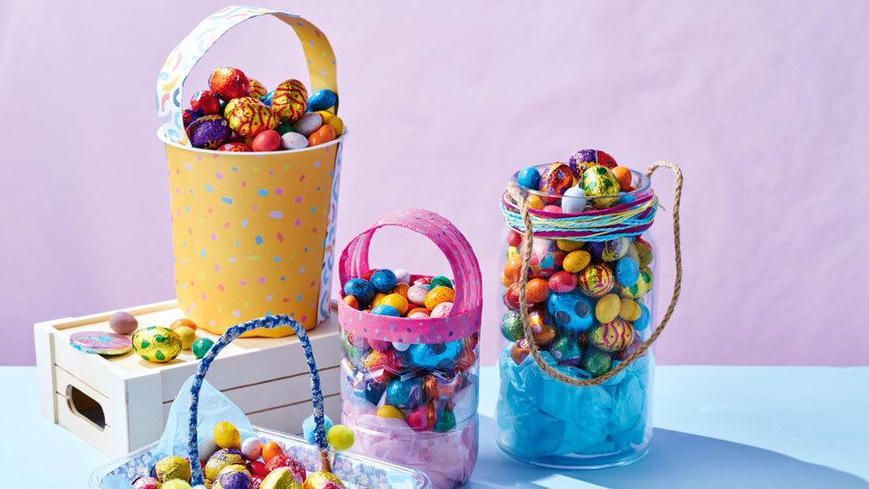 DIY egg hunt baskets 