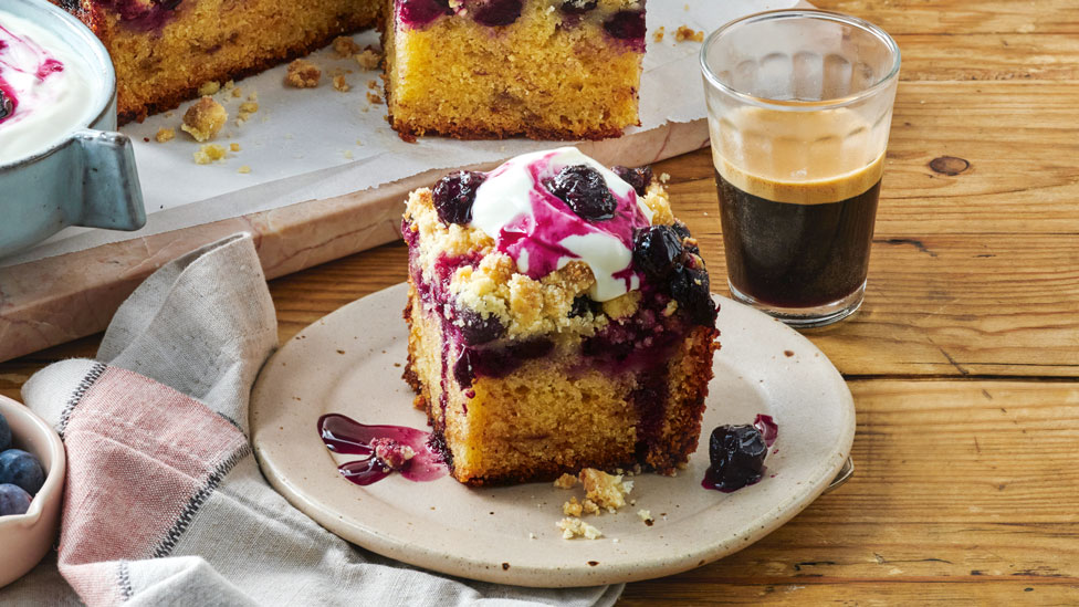 Blueberry and banana crumble cake