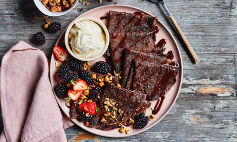 Chocolate crepes with Nutella sauce