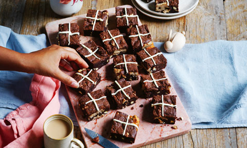 Hot cross bun brownies