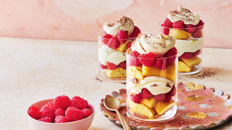 Raspberry tiramisu trifles 