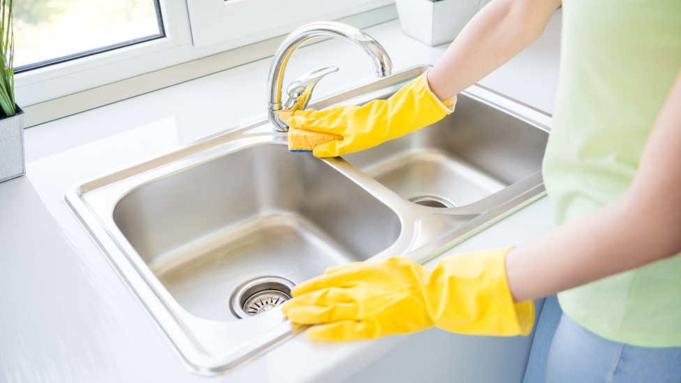 How to Effectively Clean Kitchen Surfaces Organic: Tips