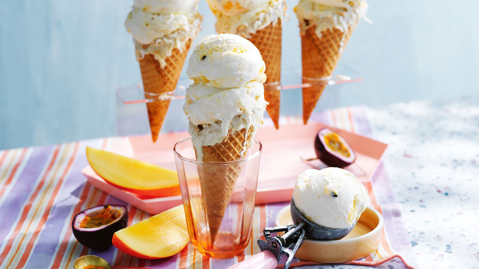 Mango ice 2025 cream with cream
