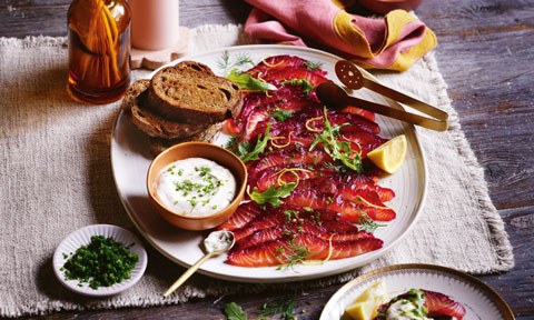 Beetroot salmon gravlax with horseradish-dill cream