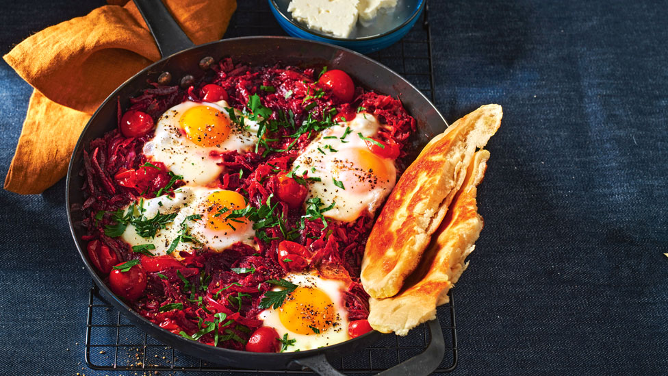 Beetroot shakshuka