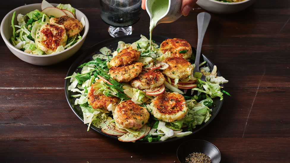 Salmon patties with apple salad