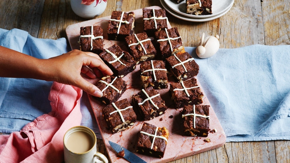 Hot cross bun brownies