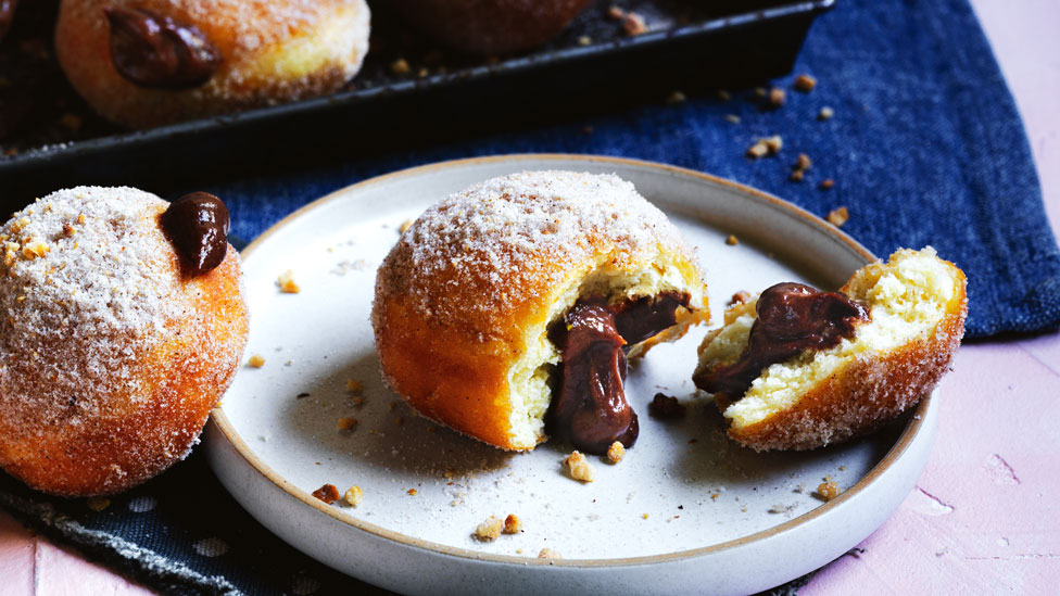 Hazelnut-ricotta bomboloni (Italian doughnuts) 