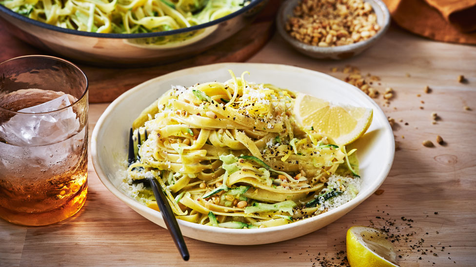 Mascarpone, zucchini and lemon pasta