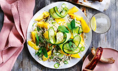 Sticky pork ribs with mango rice