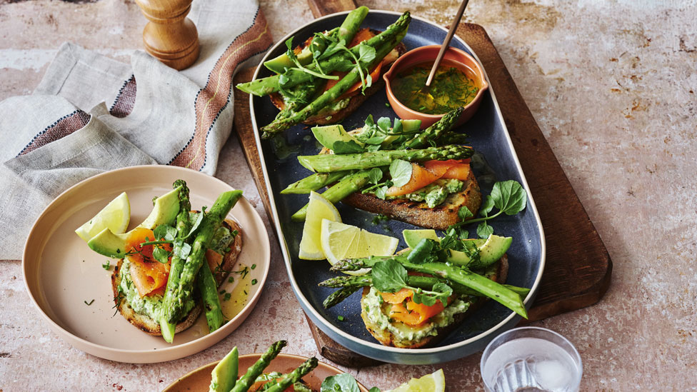 bbq asparagus bruschetta