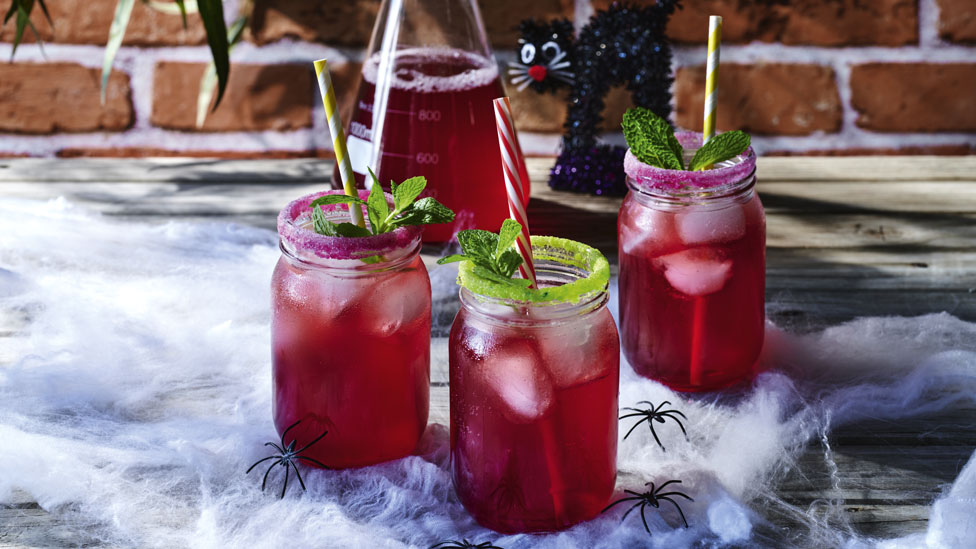 Pomegranate and cranberry mocktail margaritas 