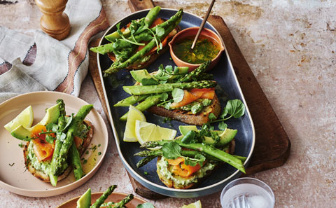 bbq asparagus bruschetta