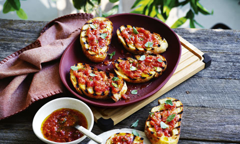 tomato toast with garlic and chilli