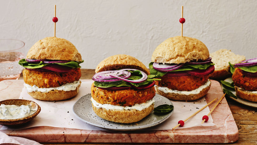 Veggie burgers with lentil patties