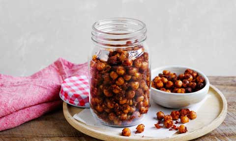 Healthy air-fried spicy roasted chickpeas