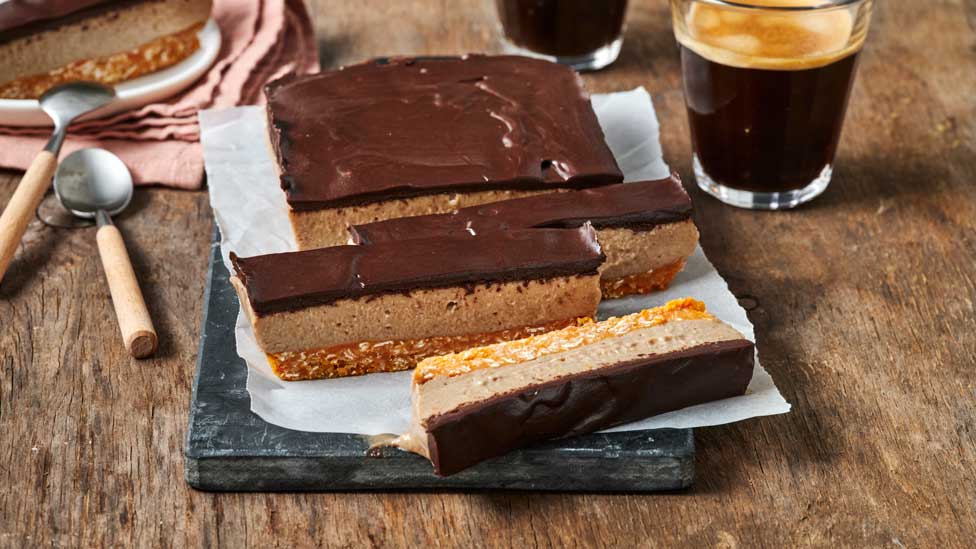 HL caramel protein slice