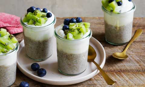 Healthy kiwi chia pots