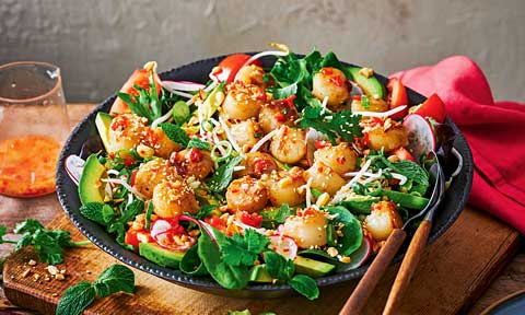 Healthy scallop and peanut salad