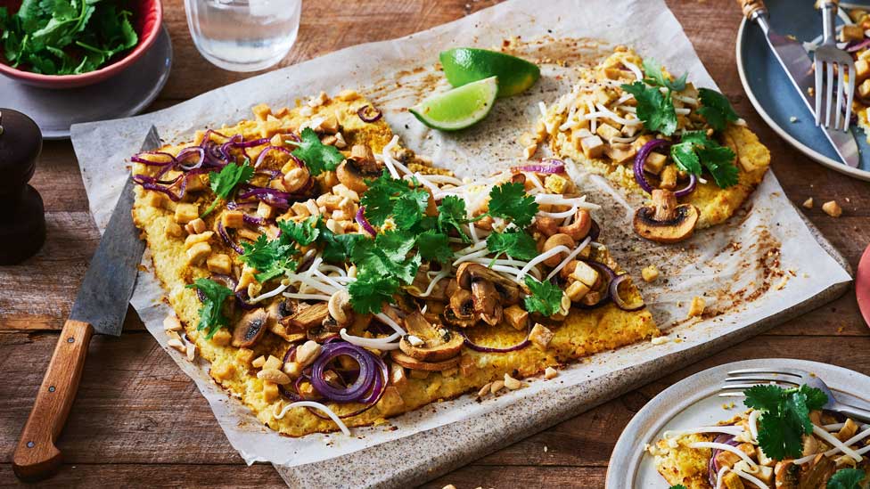 Healthy cauliflower curried tofu pizza