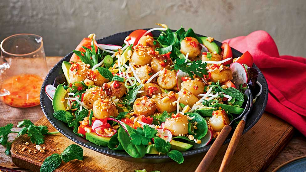Healthy scallop and peanut salad