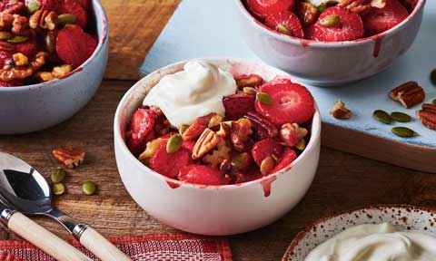 Healthy strawberry nut crumble