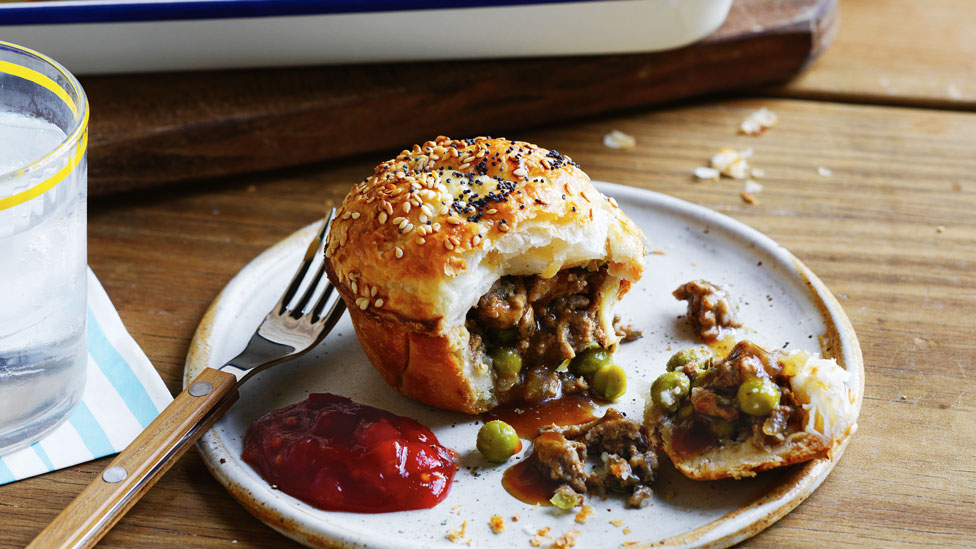 Mini lamb and rosemary pies