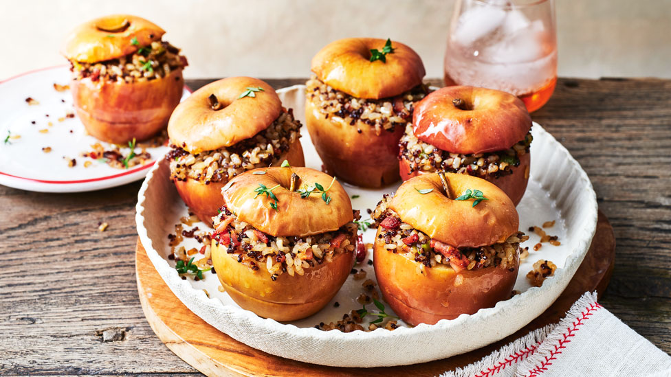 Savoury baked apples with maple-bacon rice