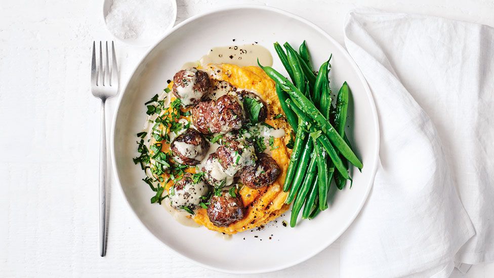 Beef and herb meatballs with creamy pepper sauce
