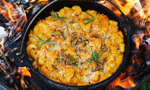 Butternut mac ’n’ cheese with pumpkin seed crumb 