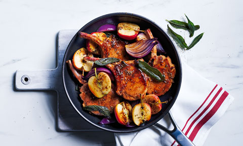 One-pan pork with apples