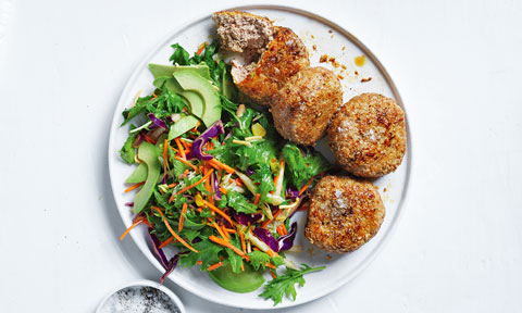 Sesame-crusted turkey rissoles with Asian-style salad