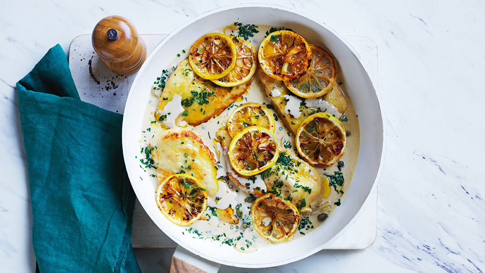 Creamy chicken with lemon and garlic bowl