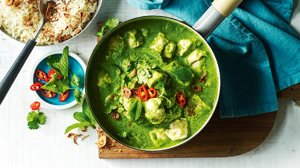 Green pea chicken curry with mint and rice