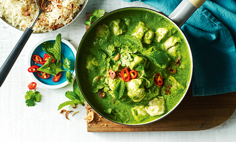 Green pea chicken curry with mint and rice
