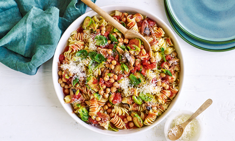 Tomato and chickpea pasta