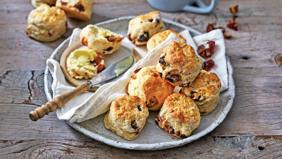 Date scones